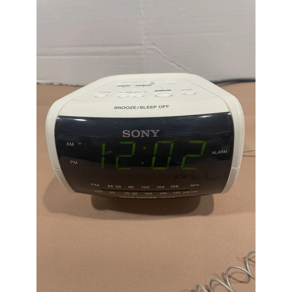 VTG Sony Dream Machine ICF-C112 AM/FM Clock Radio Alarm Clock Green LED